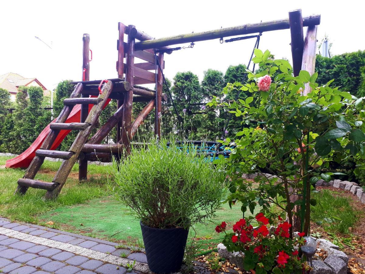 Pokoje I Domek Letniskowy Pod Kasztanem Jastarnia Ngoại thất bức ảnh