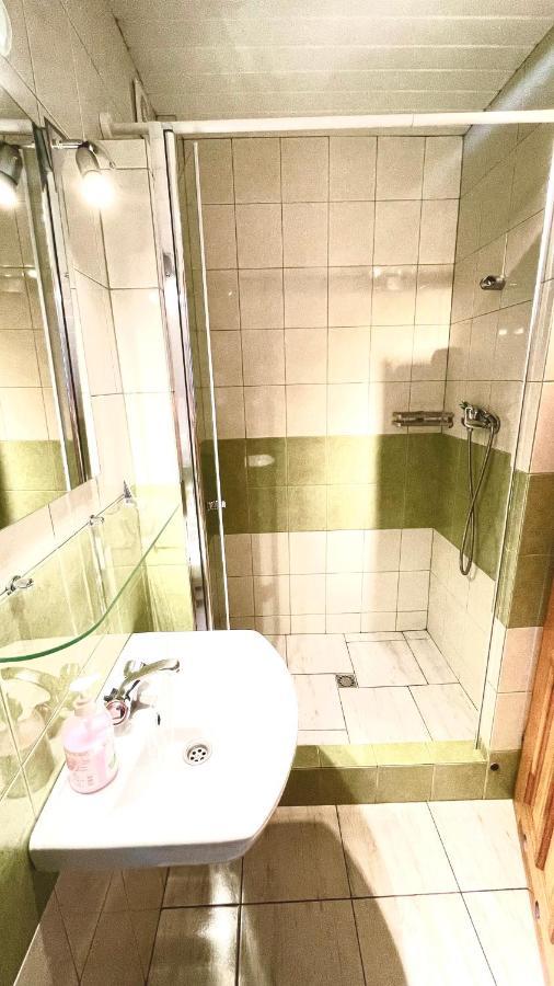 Pokoje I Domek Letniskowy Pod Kasztanem Jastarnia Ngoại thất bức ảnh